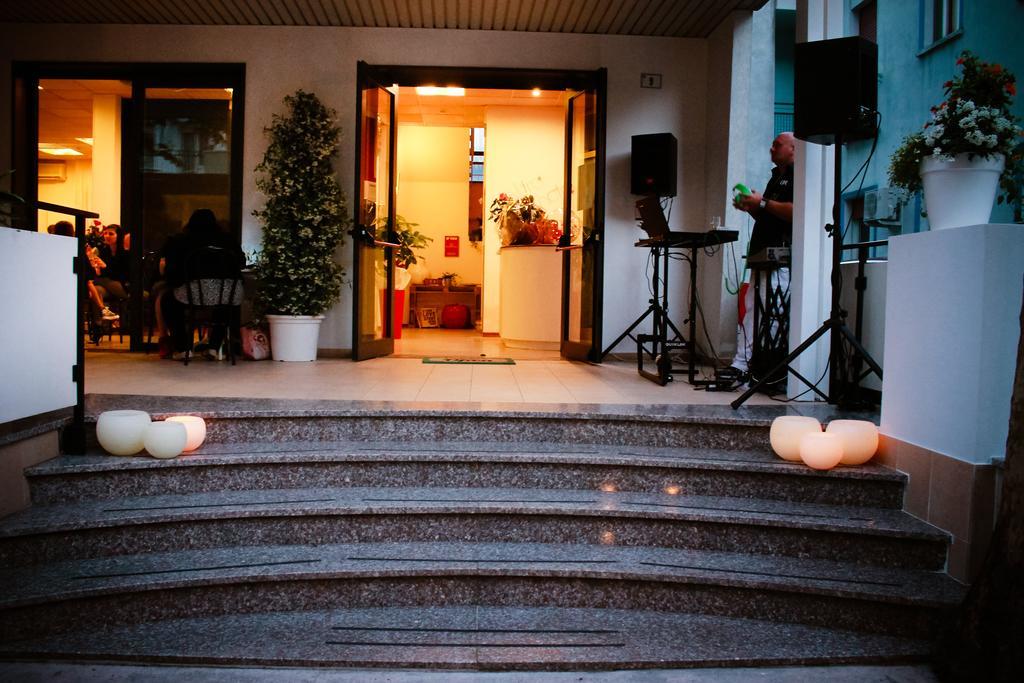 Altro Hotel Μπελάρια-Ιτζέα Μαρίνα Εξωτερικό φωτογραφία